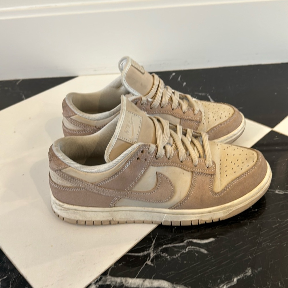 Used Nike Dunk Low in Sanddrift